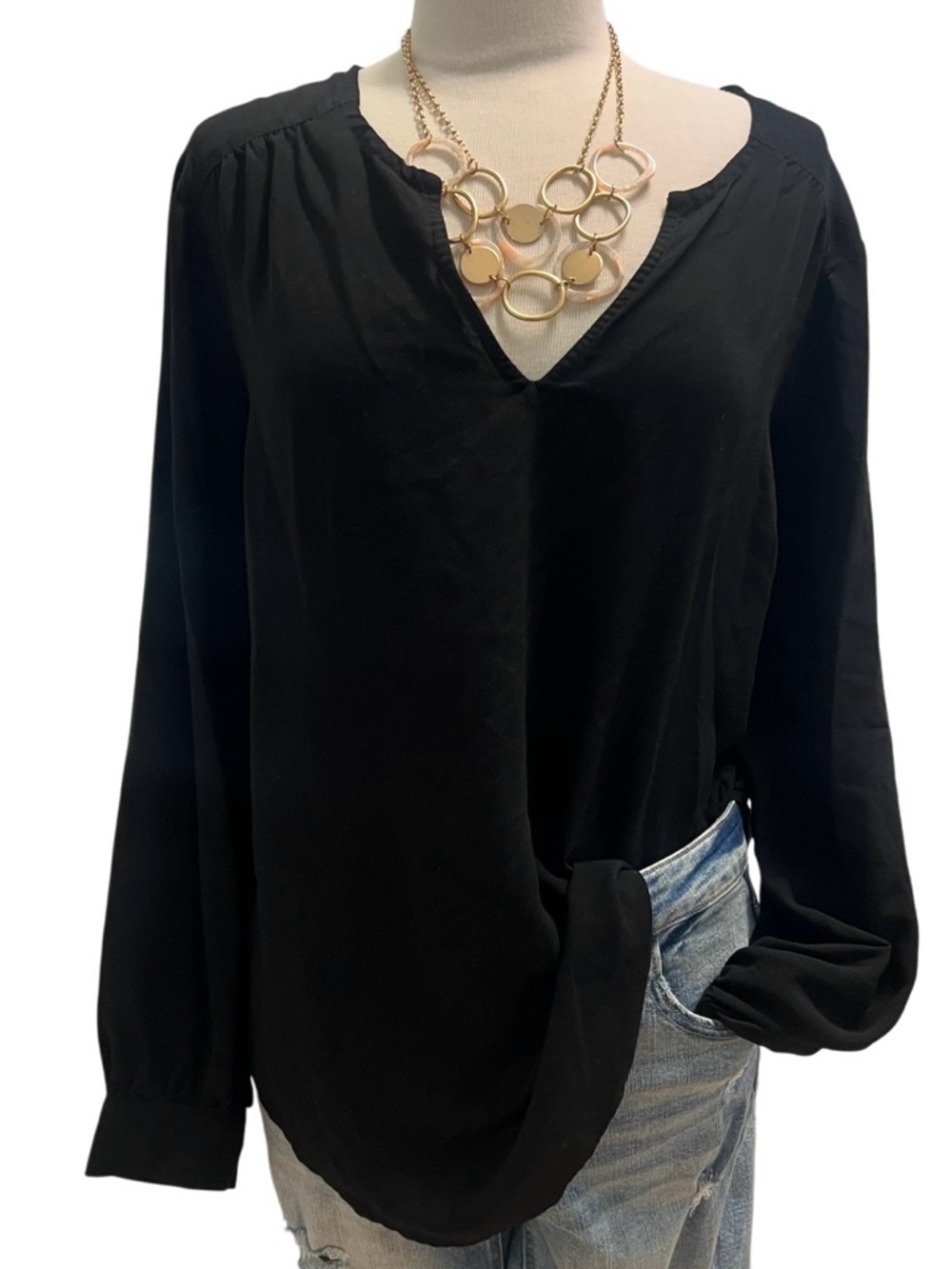 TORRID 

Black V-Neck Long Sleeve Blouse